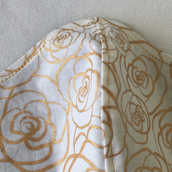 FACE MASK 💯% COTTON GOLD ROSES ON CREAM - Picture 7 of 11